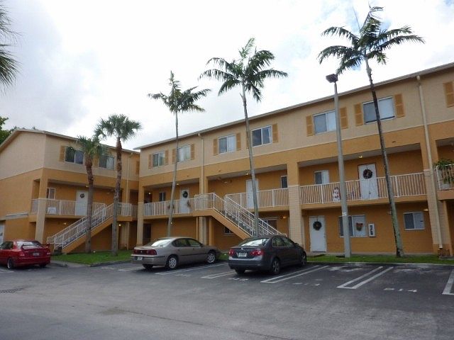 1st image of 6255 Kendale Lakes Cir #228