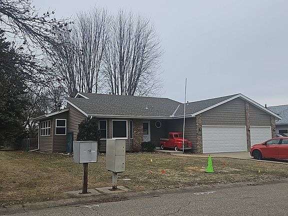3rd image of 14581 Embassy Ave