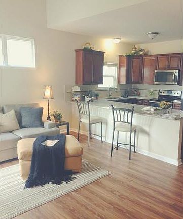 2nd image of 1666 Union Park Cir