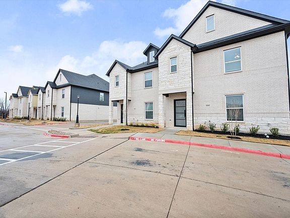 3rd image of 2361 Park Dr