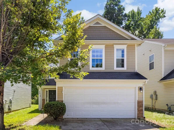 2415 Cairns Mill Ct, Charlotte, NC 28269