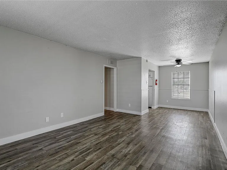 The Flats on Handley — Photo 29