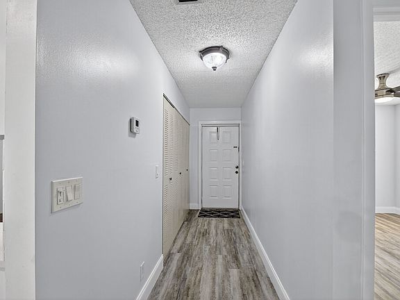 3rd image of 5985 Forest Hill Blvd