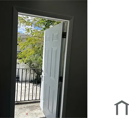 557 NE 63rd St — Photo 9