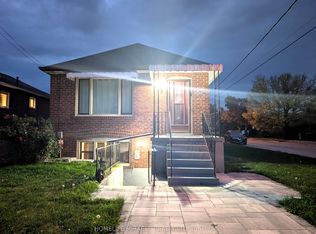 57 Manitoba St, Toronto, ON M8Y 1E1