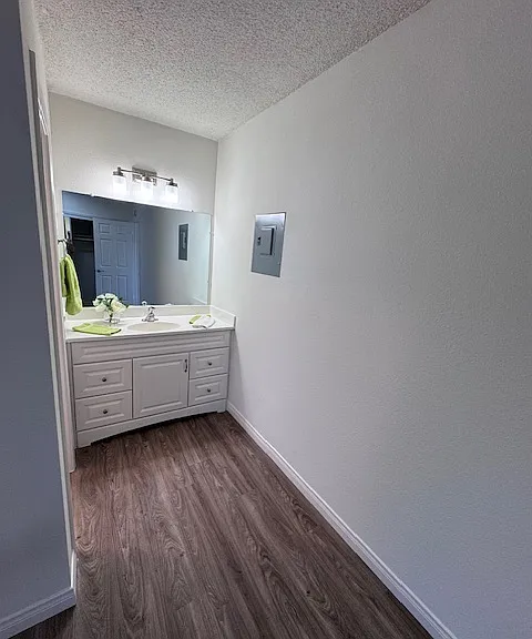 16251 Woodruff Ave — Photo 22