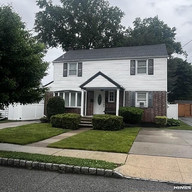 1st image of 62 Reid Ave
