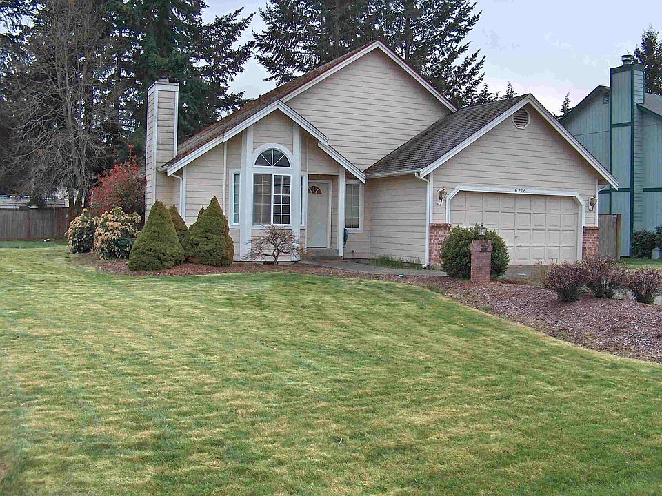 Front yard view