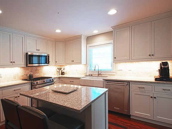 Kitchen - Main Floor