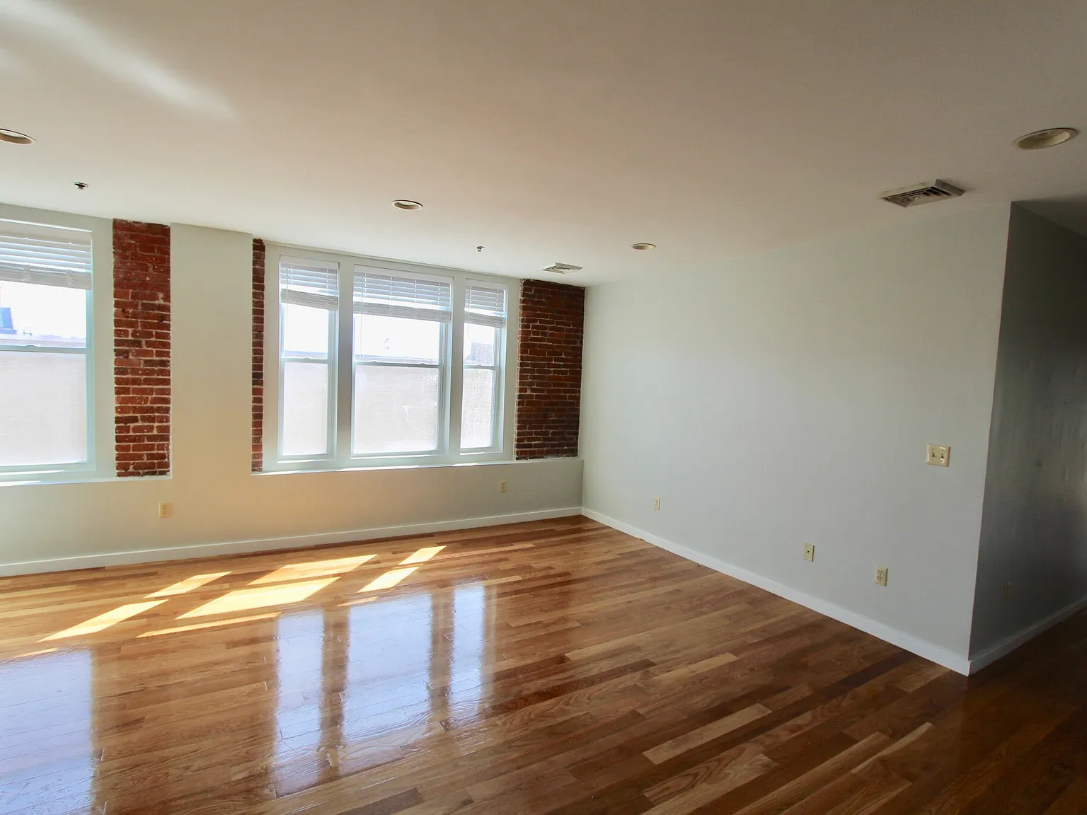 327 Main Street Apartments — Photo 3