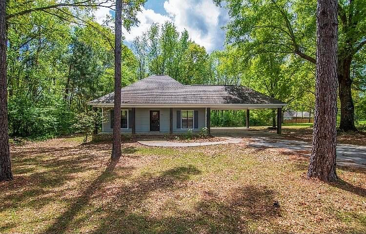 1st image of 110 Circle Dr