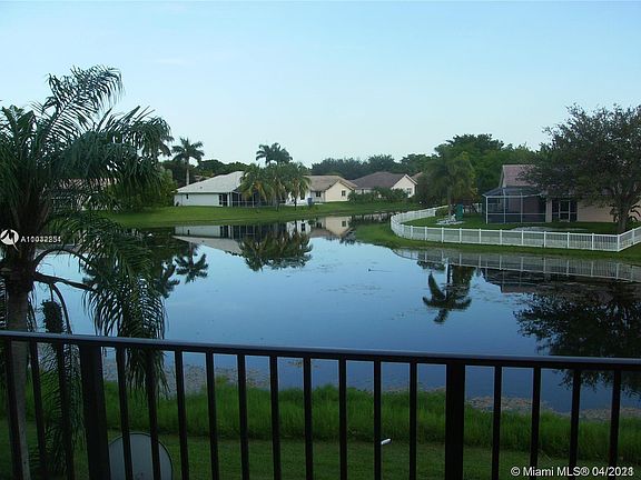 2nd image of 450 Palm Cir W 207 #207