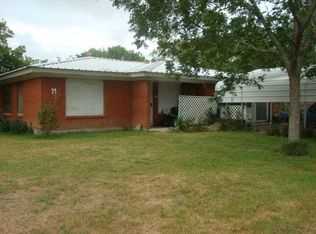 1319 Justice Dr, Port Lavaca, TX 77979