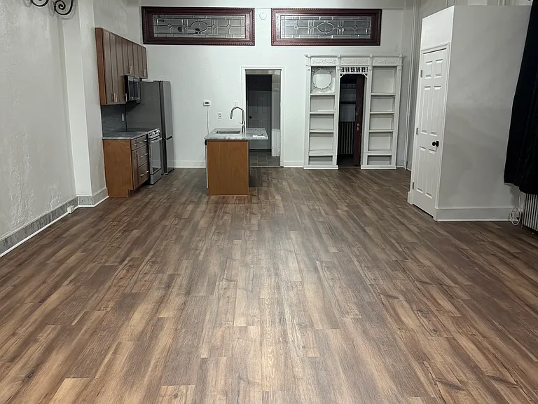14 S Main St #2 — Photo 3