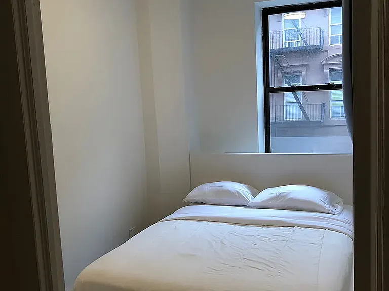407 W 51st St #3B — Photo 3