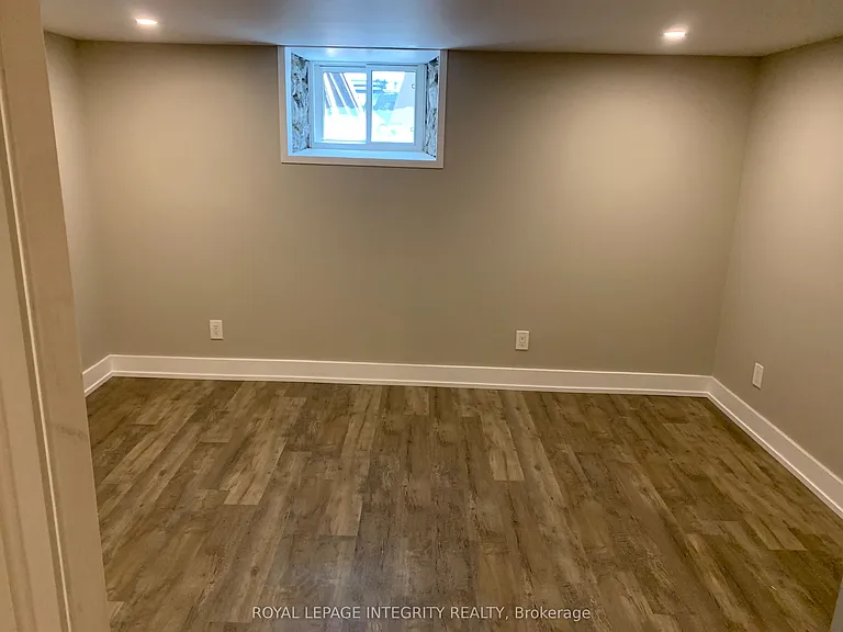 468 Besserer St #B — Photo 7
