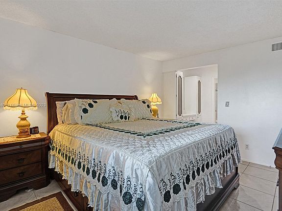 4th image of 4310 NW 12th Ct APT 307
