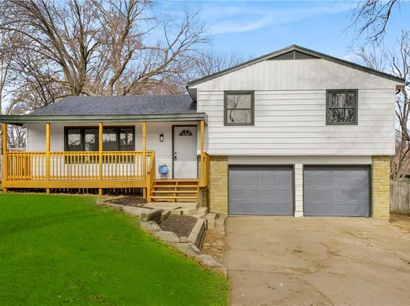 9306 E 81st Ter, Raytown, MO 64138