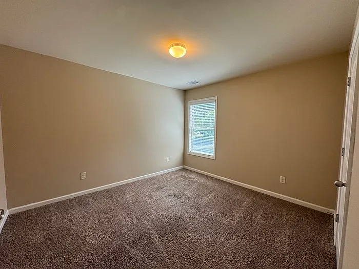 835 Westmoreland Ln NE — Photo 12