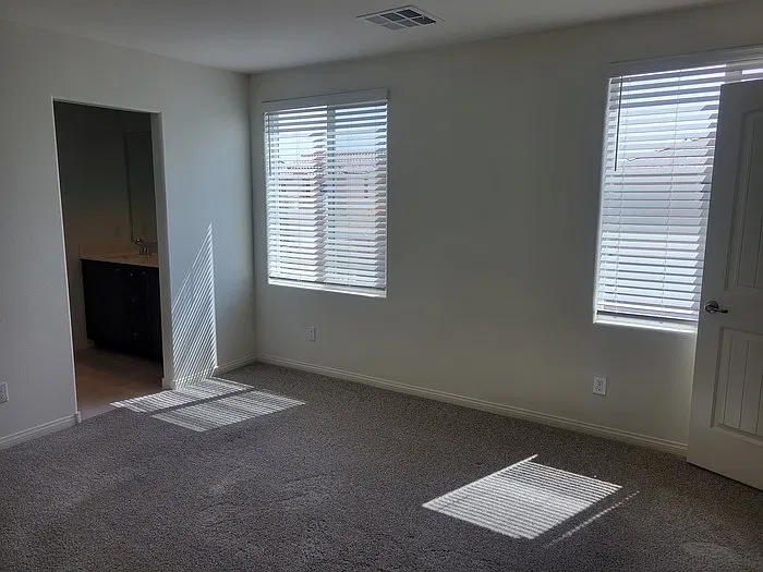 4 bed, 2.5 bath, 1599 sqft, $2,195 — Photo 4