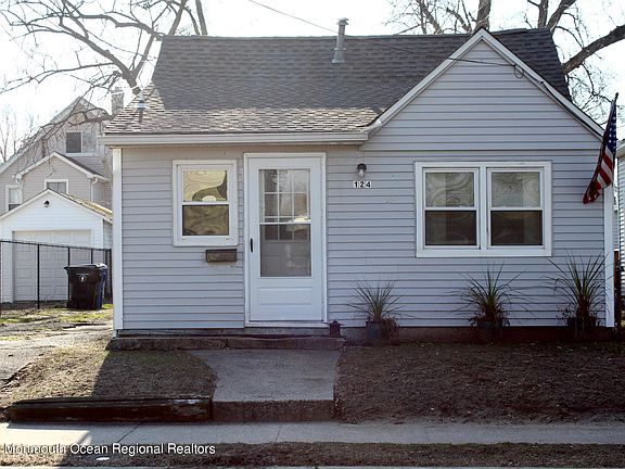 2nd image of 124 Seabreeze Ave