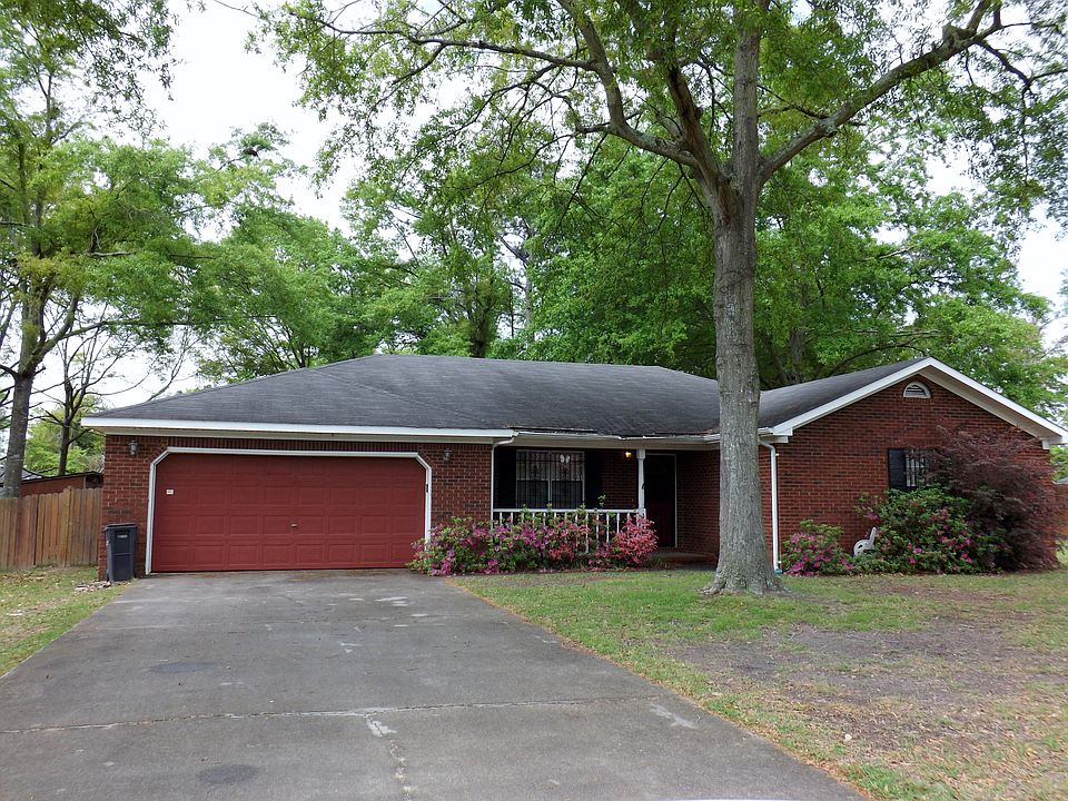 1st image of 1816 Harcourt Dr