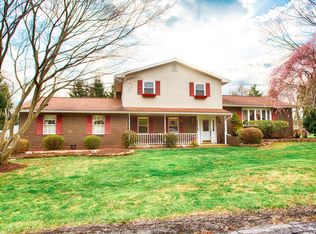 441 Gail Dr, Nazareth, PA 18064