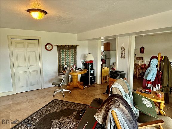 3rd image of 41 Handlos Ln