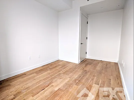 Rented by EXR | media 2