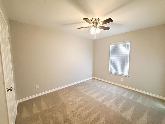 4th image of 2909 Avenue L
