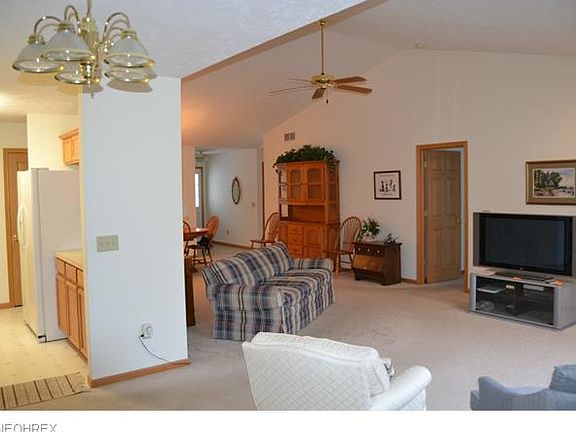 3rd image of 516 High St Unit 53