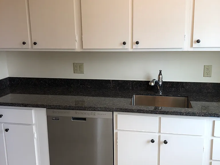 Crestview Apartments — Photo 64