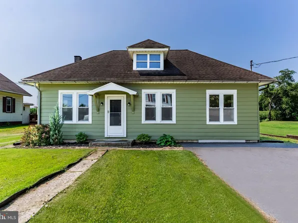 32 E Main St, Carlisle, PA 17015