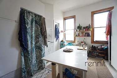 Rented by Rennit Inc.