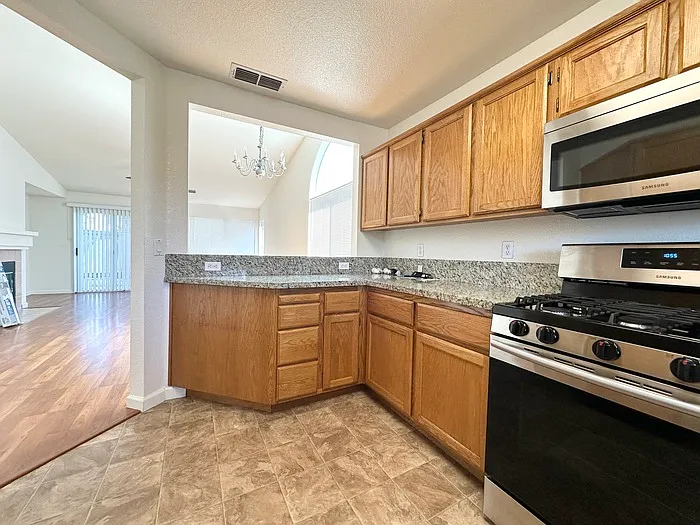 3917 Riviera Ln — Photo 12