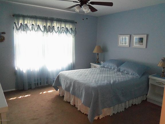 5th image of 565 Sheffield Court #A