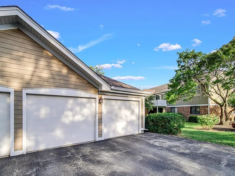 321 Maplewood Ct #B1 — Photo 21