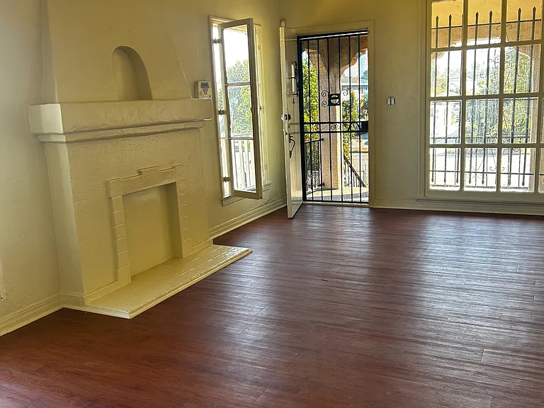 1755-1757 1/2 La Brea Ave #1757 — Photo 1
