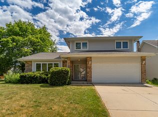 575 Chester Ct W, Aurora, IL 60504