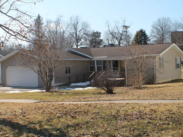 805 Grove Ave, Corning, IA 50841