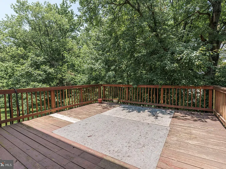 8329 Wades Way — Photo 21