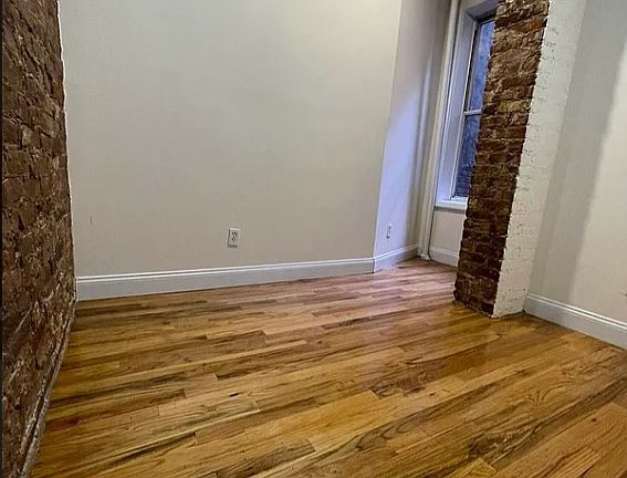 5th image of 114 E 1st St APT 30