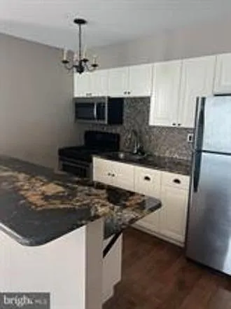 218 Delmar St — Photo 4