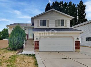 2029 N 900 W, Clinton, UT 84015