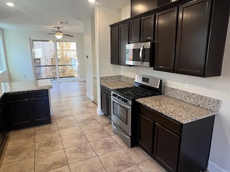 3056 Sterling Ridge Cir — Photo 5