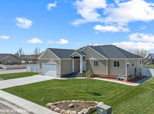 4453 N Prospector Ln, Enoch, UT 84721