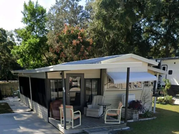 11 Athens St, Zephyrhills, FL 33541