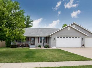 354 Oriole Ct, Tiffin, IA 52340