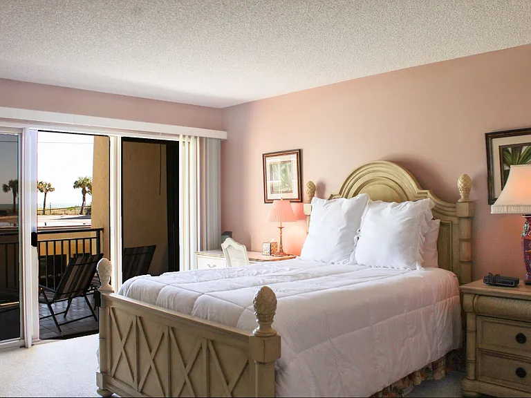 3939 Ocean Dr — Photo 4