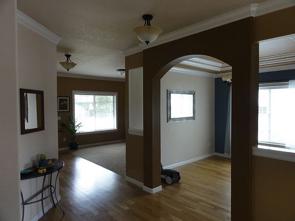 4th image of 270 Fir Ave